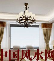 上海卧室镜面吊顶影响夫妻财运？